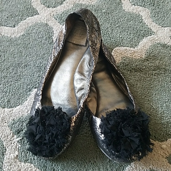 Tory Burch Shoes - 💋SOLD TORY BURCH Silver Flats Sz 8 1/2